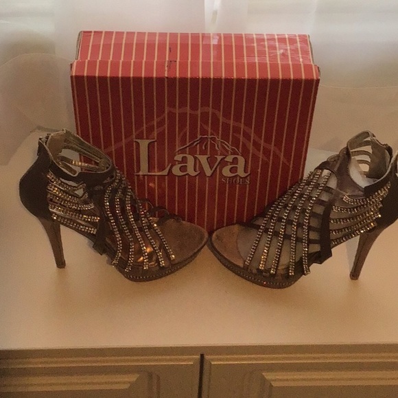 Shoes - Picture 2 of 2